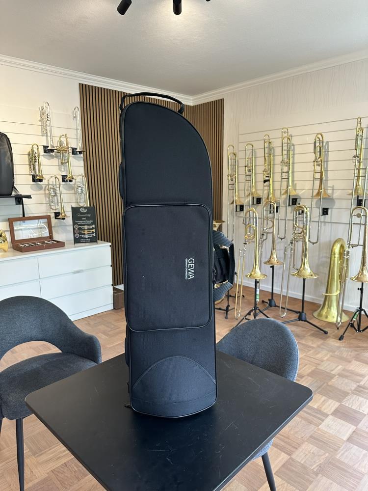 GEWA Tenorposaunen Koffer Symphony displayed in a musical instrument store